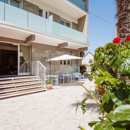 Hotel Villa Del Mare Сенигалия Екстериор снимка