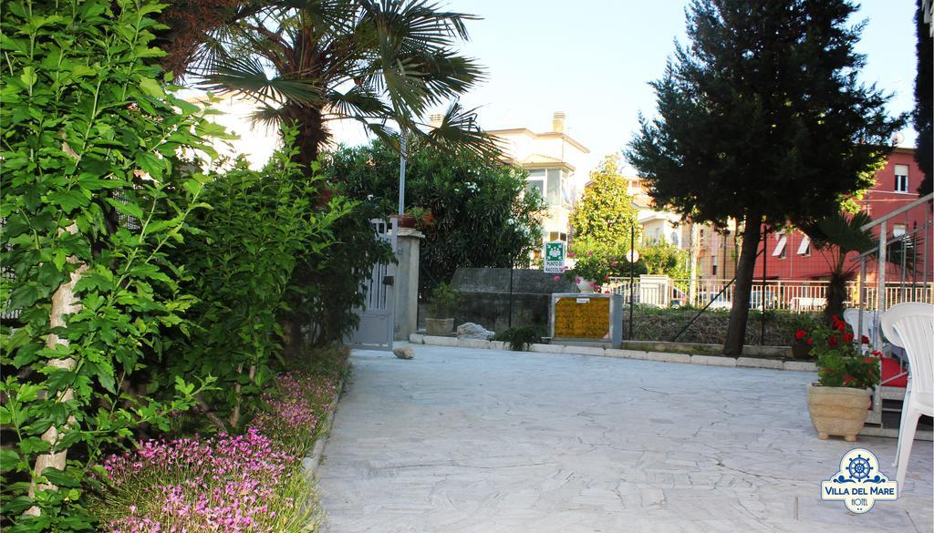 Hotel Villa Del Mare Сенигалия Екстериор снимка