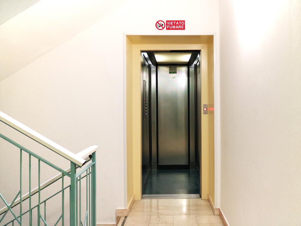 Hotel Villa Del Mare Сенигалия Екстериор снимка